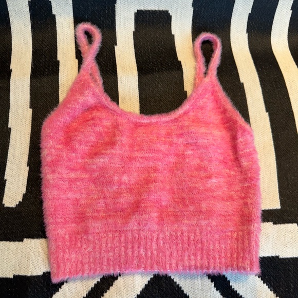 Pretty in Pink fuzzy Y2K size small crop top $7 - Picture 1 of 2